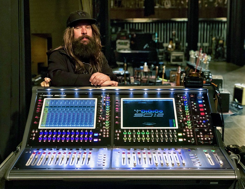 Jackson Browne’s monitor engineer, Mark “Iggy” Niewiarowski, at the tour’s DiGiCo SD12, supplied by Schubert Systems Group
