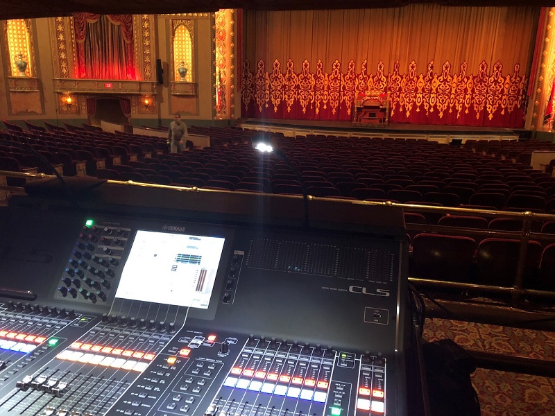 Yamaha CL5 in position at Tennessee Theatre