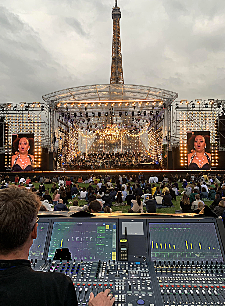The event took place on the Champs du Mars at the foot of the Eiffel Tower
