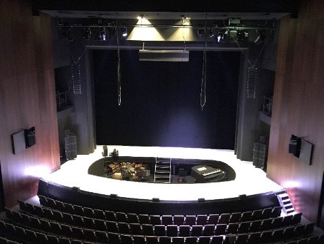 The installation comprised 24 x TiRAY (12 per side) complemented by 6 x SCV-F subwoofers and 5 x HOPS5 as frontfill.