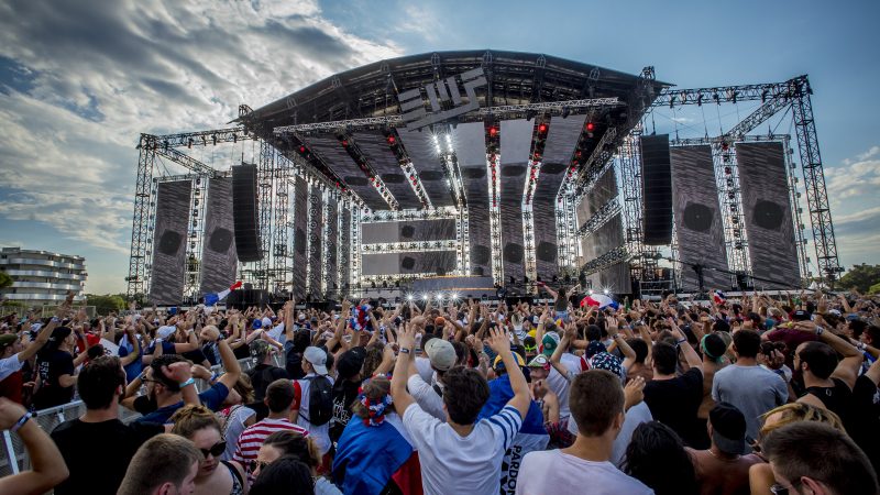 The customisable nature of the Vero system delivered a number of advantages that proved particularly useful on Electrobeach’s Main Stage.