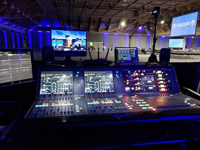 Yamaha RIVAGE PM7 in position