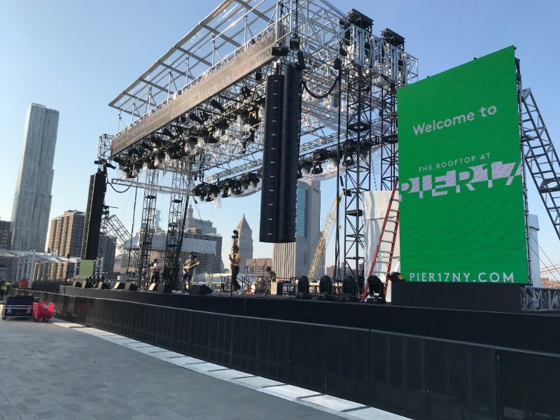 The Howard Hughes Corporation worked with SIA Acoustics who specified an EAW Adaptive System, installed by Anderson Audio and TMG Systems, to deliver pristine audio quality while keeping the sound contained to the rooftop listening area.