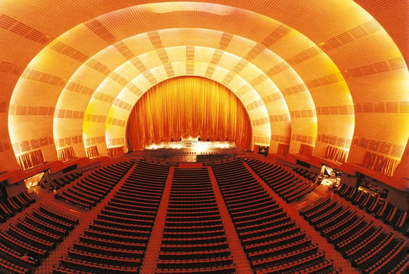 1999 Radio City Music Hall © 2018 MSG Photos