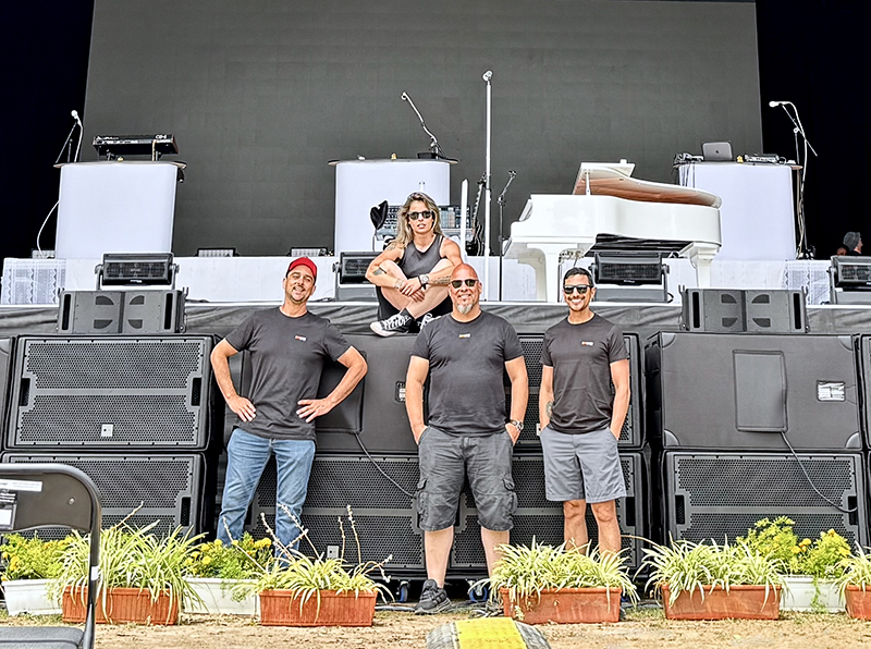 Sound Team L-R_Raul Poppi (FOH); Francisca Duarte (MON+RF); André Marques (MON); Prêntice Silveira (FOH)
