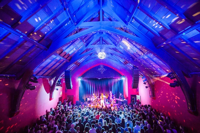 The Chapel SF has undergone a complete sound and control system upgrade, with a total solution provided by QSC including WideLine8 Series line array loudspeakers with WL212 subwoofers, K Series powered loudspeakers, PowerLight3 Series amplifiers and a Q-Sys audio video and control platform powered by a Core 500i processor.