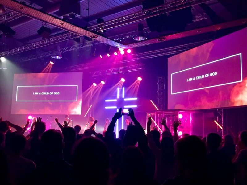 The church is the largest of approximately 120 Vineyard churches across the UK and Ireland. The main auditorium was refurbished and expanded in 2017, a project which also saw the renovation of a storage warehouse to create a dedicated on site Kids’ Centre. Giving rise to the need for a fresh approach to the sound installation throughout.