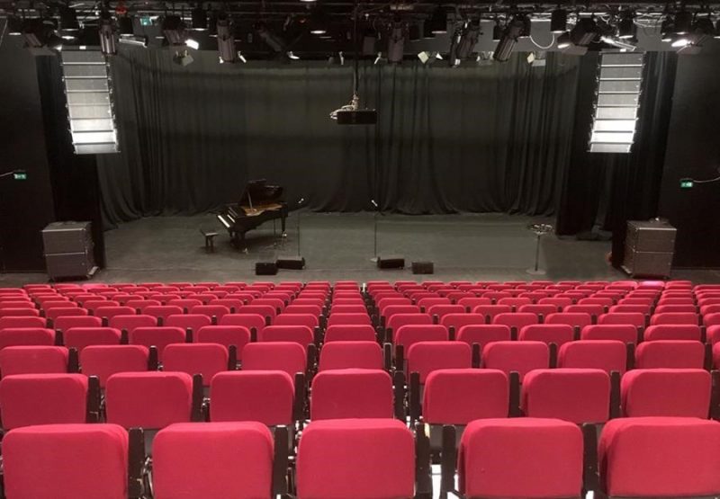 For the 65×50 foot wide, 365-seat room, the new VUE system consists of two hangs of 8x al-8s, with 2x al-8SB flyable subwoofers per side, and 2x h-8s for front-fills.
