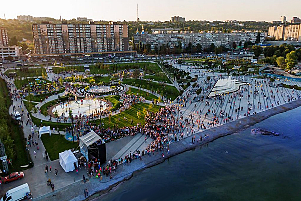Ukraine’s Prebrezhniy Skver Park