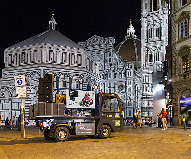 Musica in Giro Orchestra Concert in the Streets of Florence