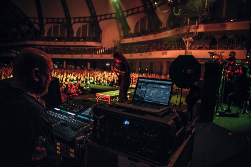 Ian Walsh, Monitors (c) Jon Stone