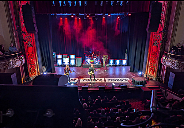 A JBL VTX A Series rig powered the Ladders to Leaders JBL recovery benefit concert, delivering a powerful, musical performance for this heartfelt community event