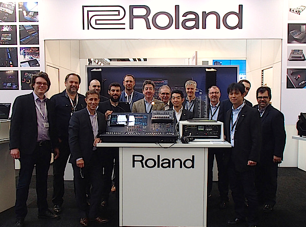 Roland crew at ProLight+Sound with the 2015 PIPA Award